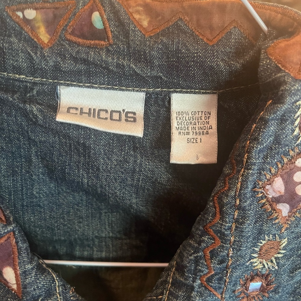 Vintage Chico's Embellished Art to Wear Denim Jacket Size 1 (medium) - Picture 4 of 8